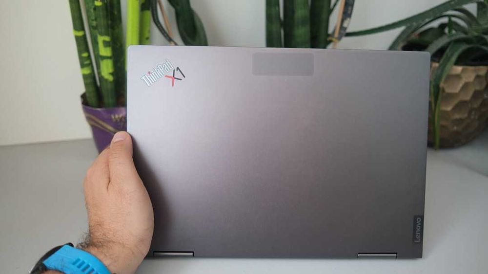 Thinkpad X1 8 gen  i5 -1335U 16 gb Ram 1 TB SSS Intel Iris Xe  100% Windows 11 Pro екран 14FHD