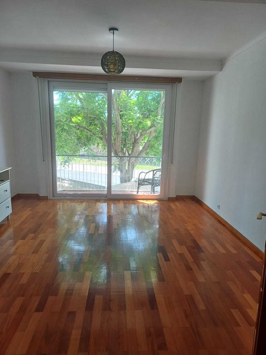 Arrenda-se T3 em Setúbal (Montalvão) com 125 m2