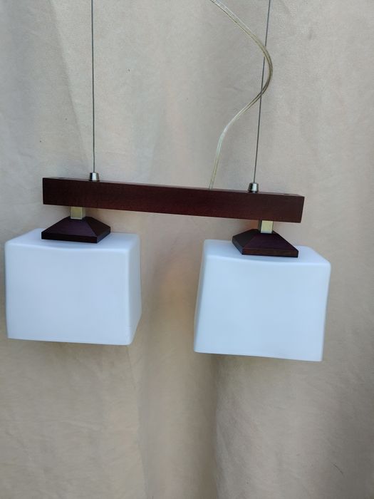 Lampa wisząca nad stół