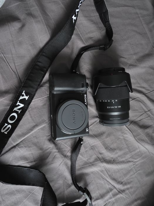 Sony a6400 + 18-135mm [Przebieg 3tyś zdjęć], ważna gwarancja 06.2026