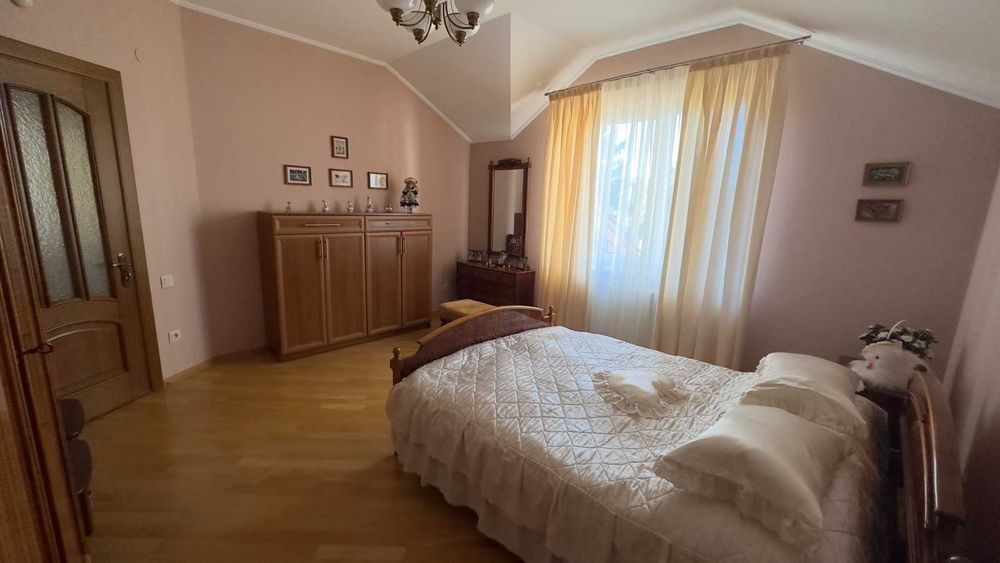 Продаж чудового будинка по вул. Варшавська ближній центр
