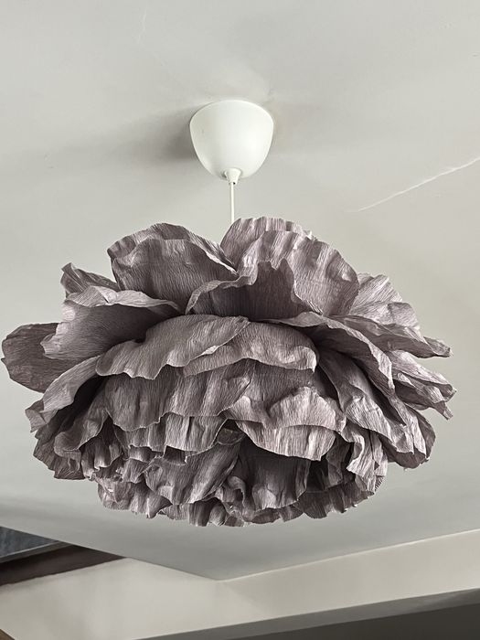 Lampa kwiat z włoskiej krepiny