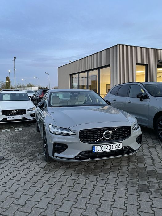 Volvo S60 B4 Mild Hybrid | Salon PL | 2024 | 38 tys. km | Gwarancja | Vapour Grey / Blond | ASO | 2 komplety opon