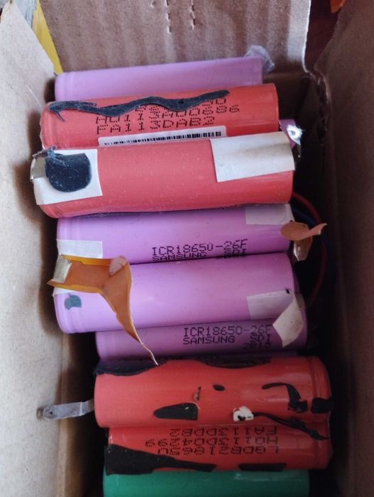 Акумуляторна батарейка 18650