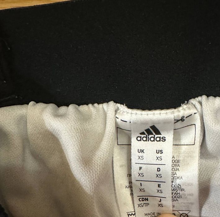 Підліткові шорти Adidas Manchester United DNA Shorts на 14-17 років