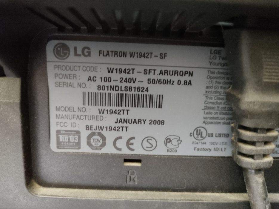Монитор LG Flatron W1942TT в идеальном состоянии