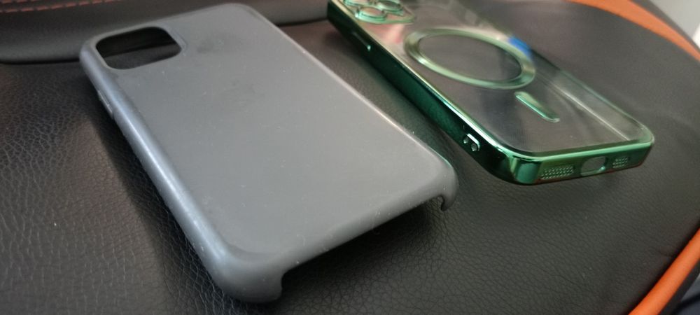 Два чохла на iPhone 11 pro
