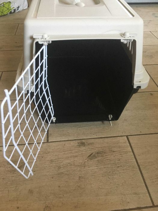 Переноска для котів та дрібних собак