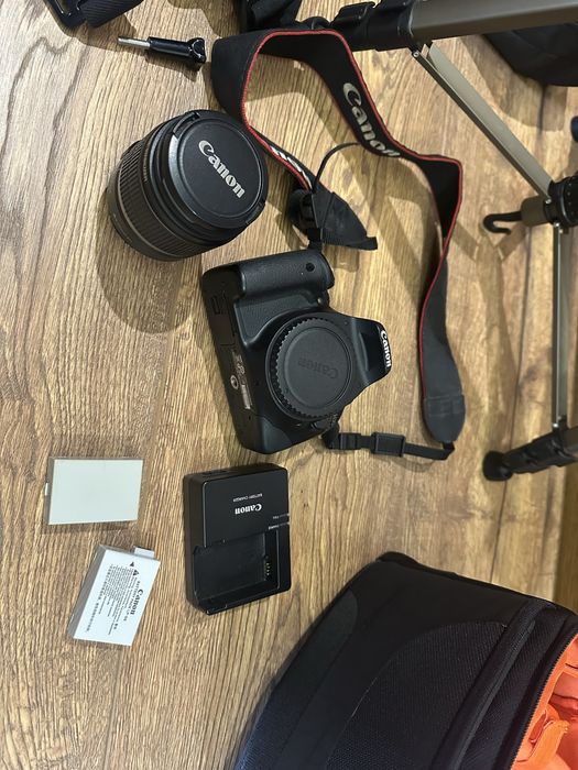 Canon EOS 550D + extras