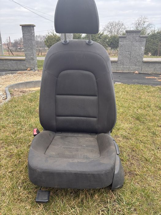 fotel kierowcy audi a4 b8
