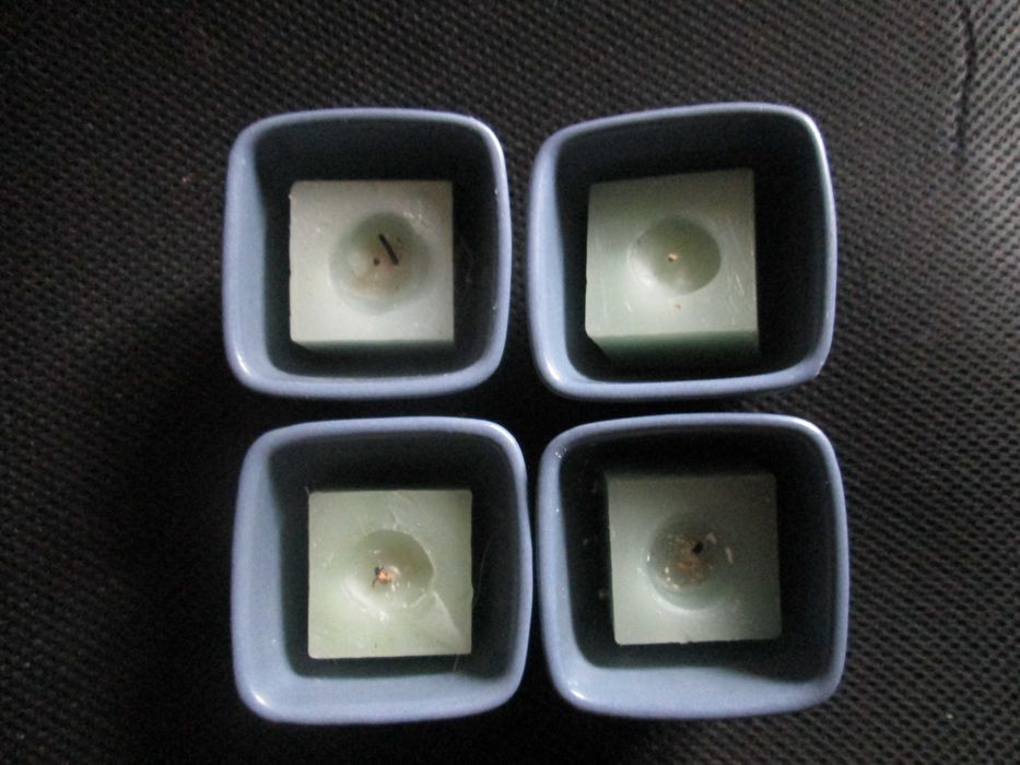 4 velas perfumadas em recipiente de porcelana azul