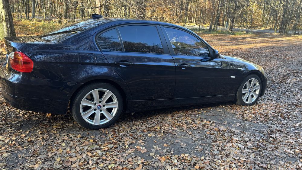 BMW E 90 330 XD 2006 року
