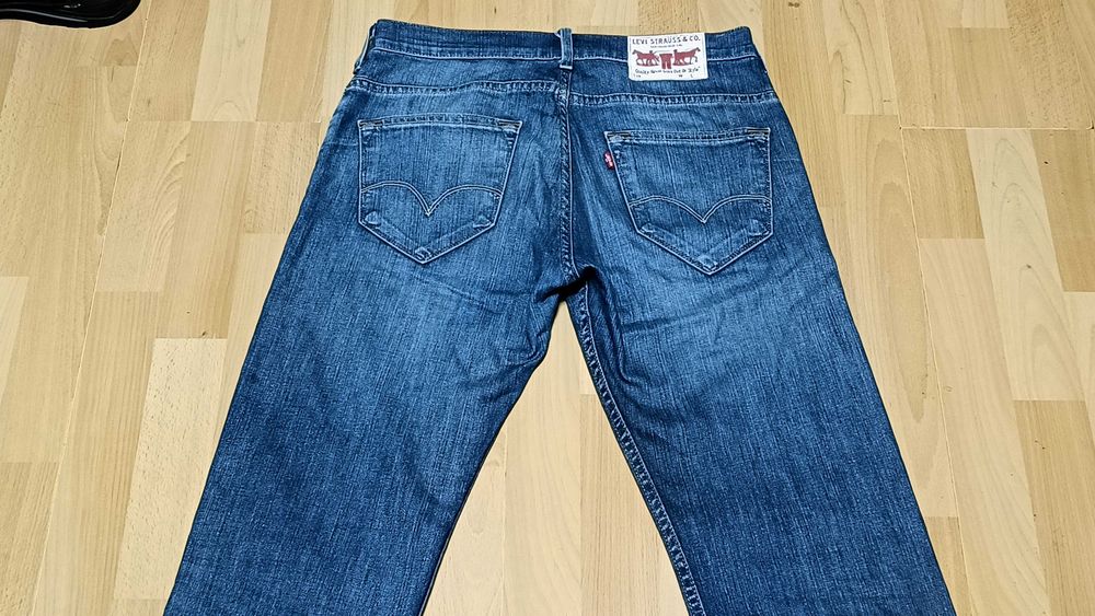 Męskie spodnie jeansowe LEVIS 273 r.M stan bardzo dobry