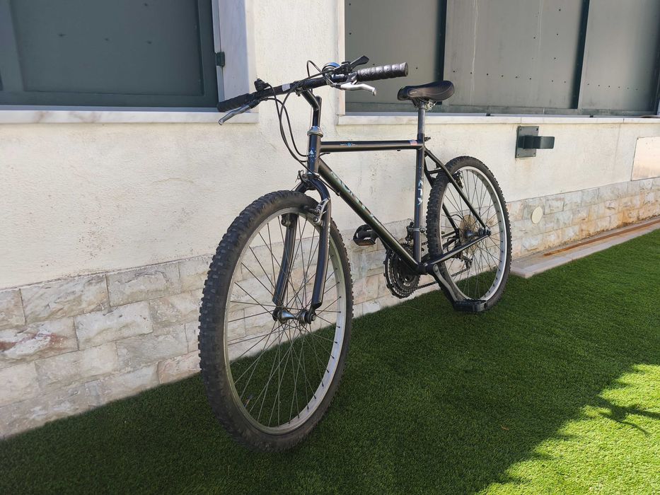 Bicicleta de montanha Monty, Roda 26, mudanças Shimano