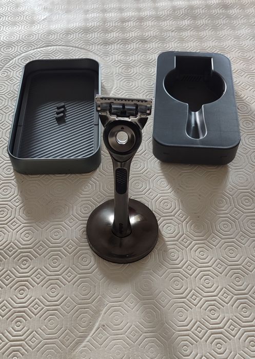 Máquina de Barbear com Estojo de Viagem Gillette Labs