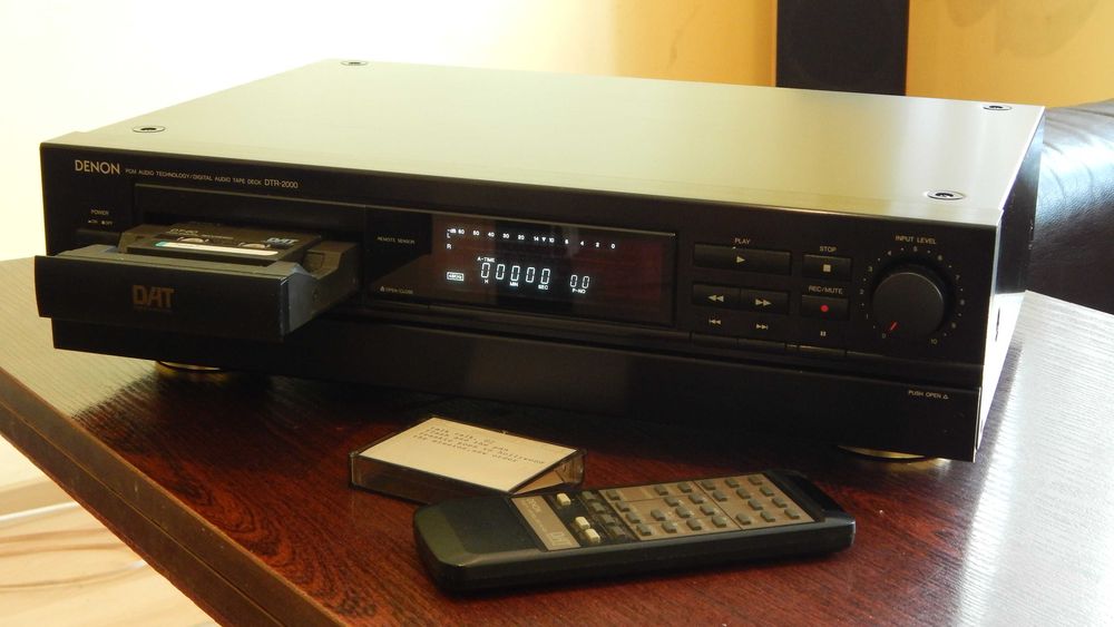 Denon DTR-2000 magnetofon cyfrowy DAT