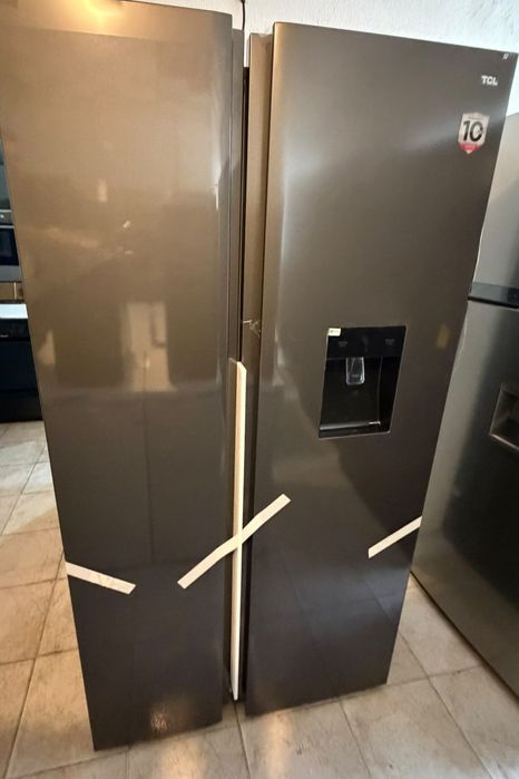 Frigorífico Americano  TCL com dispensador de agua