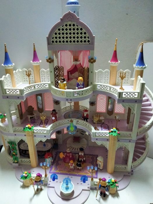 Playmobil pałac marzeń z wyposażeniem