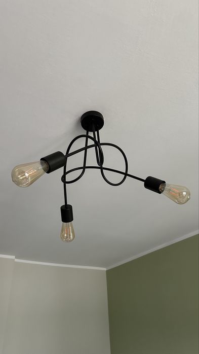 Lampa sufitowa z żarówkami