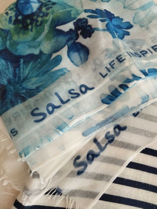 T-shirt+ Lenço igual (Salsa). Tamanho M