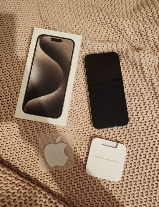 Iphone 15 pro 128 gb tytan naturlany zbita tylna szybka działa