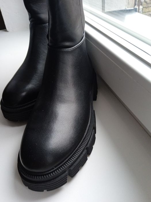 Kozaki czarne róż.39