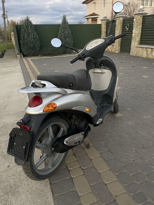 скутер piaggio liberty ( не jog,dio)