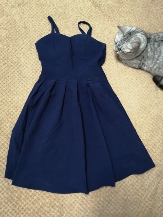 Сукні в гарному стані