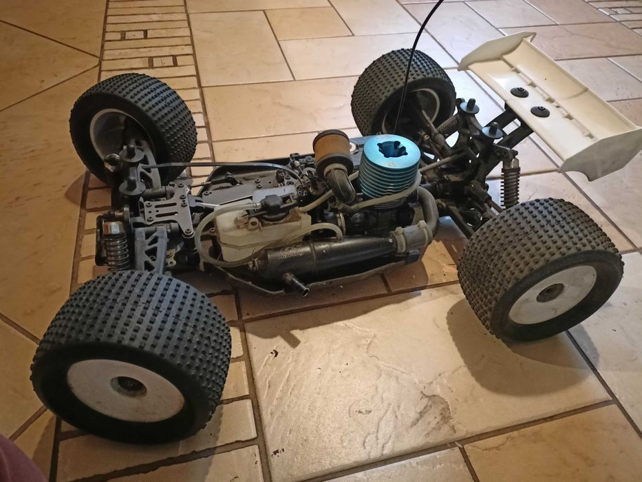 Racing Truggy 1/8 samochód zdalnie sterowany, spalinowy