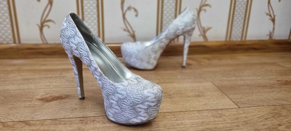 Жіночі туфлі, розмір 38.5