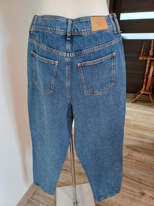 Nowe spodnie damskie Vero Moda rozm W31 L 32.