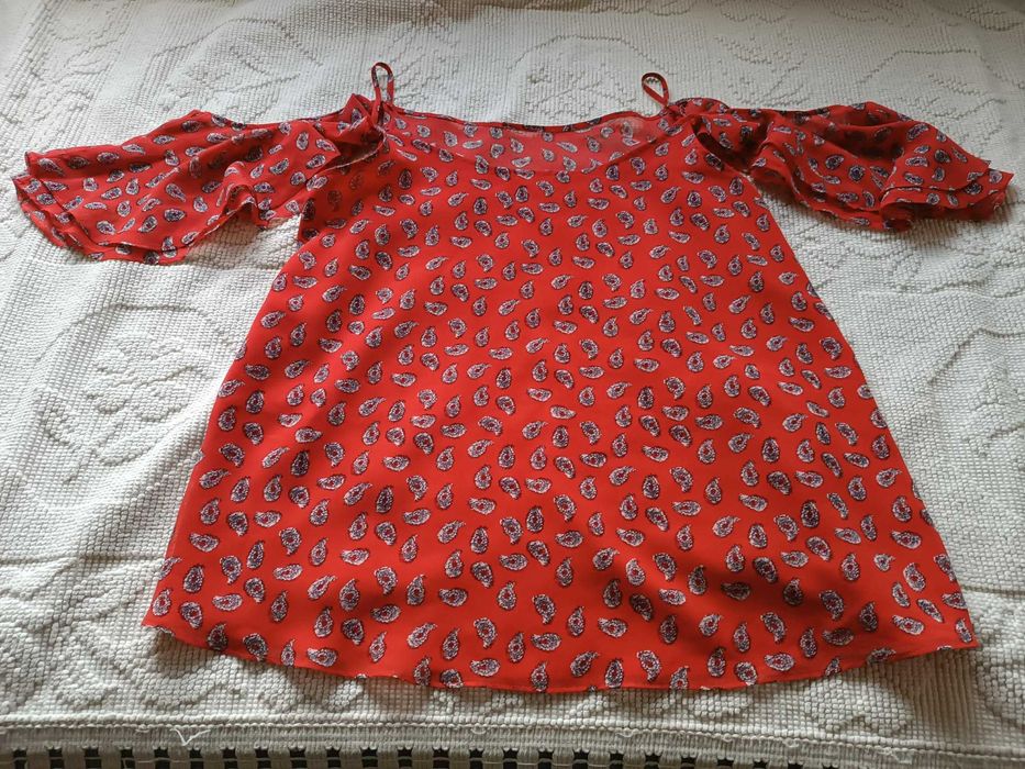 Piękna bluzeczka na lato - na ramiączkach, jak nowa czerwona - M- XL.