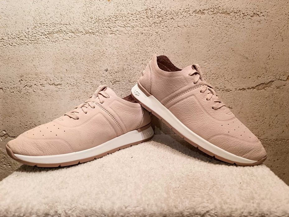 Sneakersy UGG ADALEEN r.39 skóra stan idealny