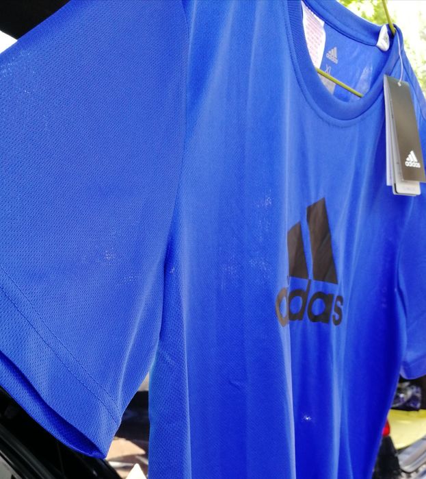 T-shirt Adidas original rapaz nova com etiqueta
