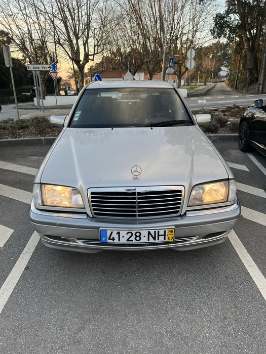 Mercedes-Benz C220
