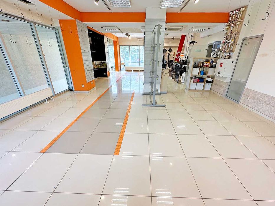 Okazja! Lokal 158m2 położony w nowym bloku, 10 min od Rynku