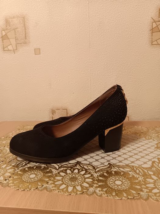 Жіночі черевики, туфлі