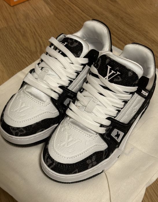 Trainer Preto/Branco Size 36