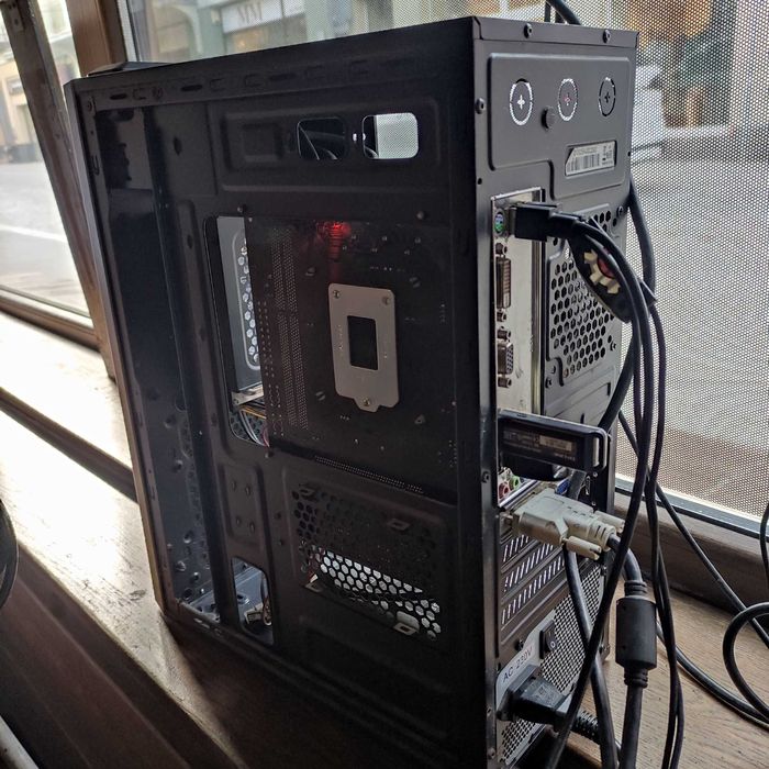 Komputer stacjonarny Win10