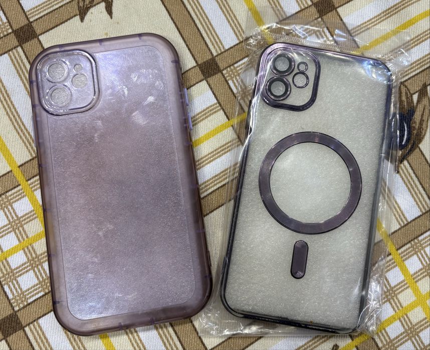 Чехлы на iPhone 11