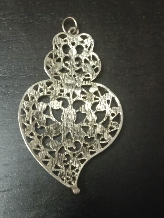 Carteira de bolso de senhora e belo pendente Coração de Viana