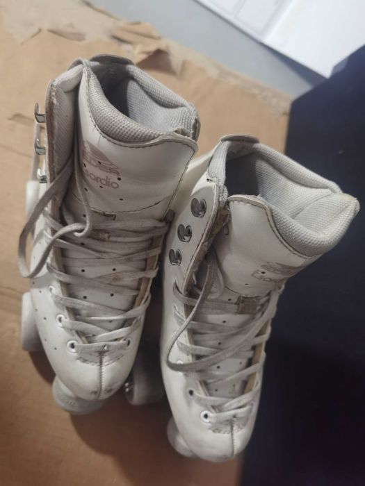 Patins de patinagem artística