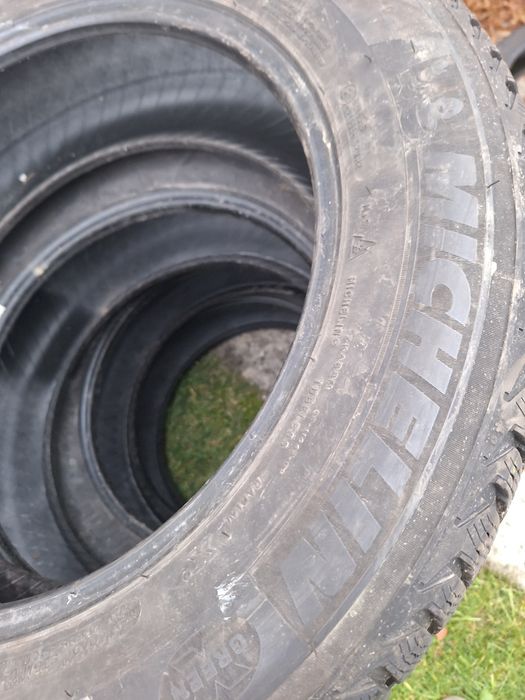 Opony zimowe Michelin 235/60/18 cena za całość