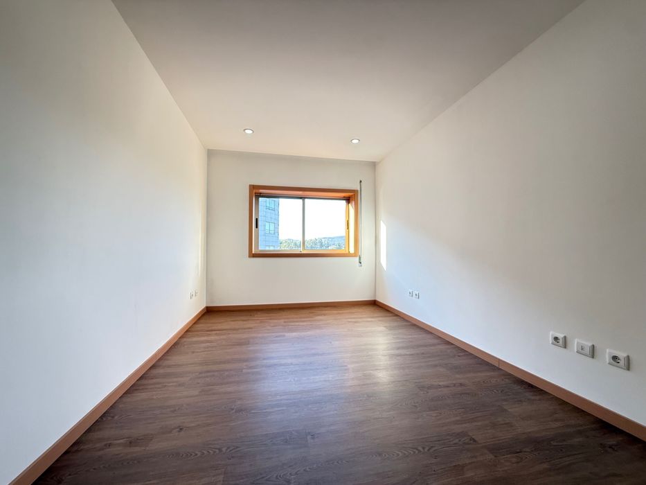 Excelente T3 Duplex em Paredes