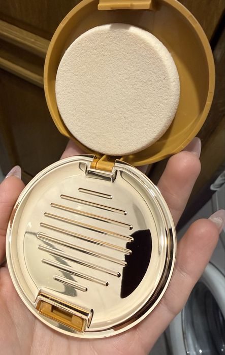 Пудра Sensai Silky Bronze Natural Veil Compact SPF 20 (відтінок SC01 Light).