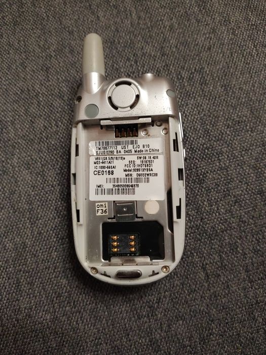 Telefon Motorola v551