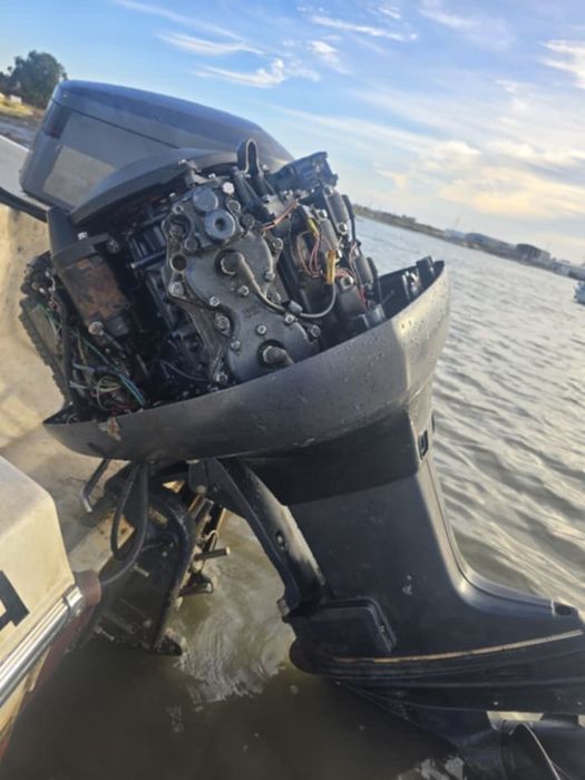 Vendo riamar 5,15 metros com motor 115 Yamaha