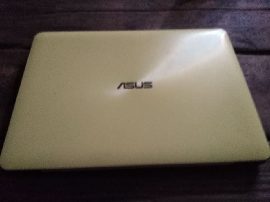 Laptop Asus, wyrwane gniazdo ładowania,