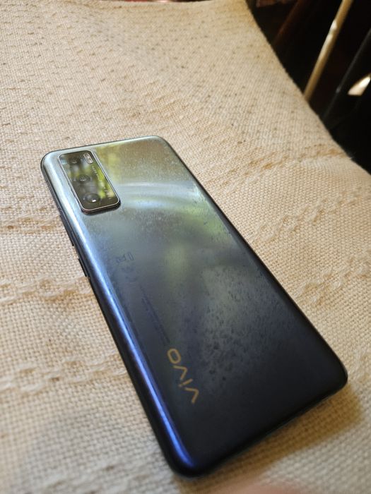 Telefon Vivo Y70 8/128GB Ekran Igła