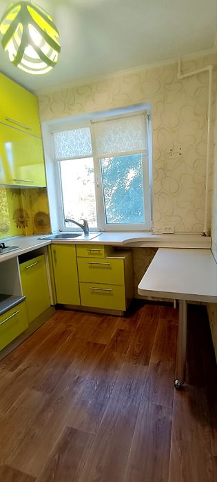 Продаж! 2 к.кв  біля ТРК Україна
